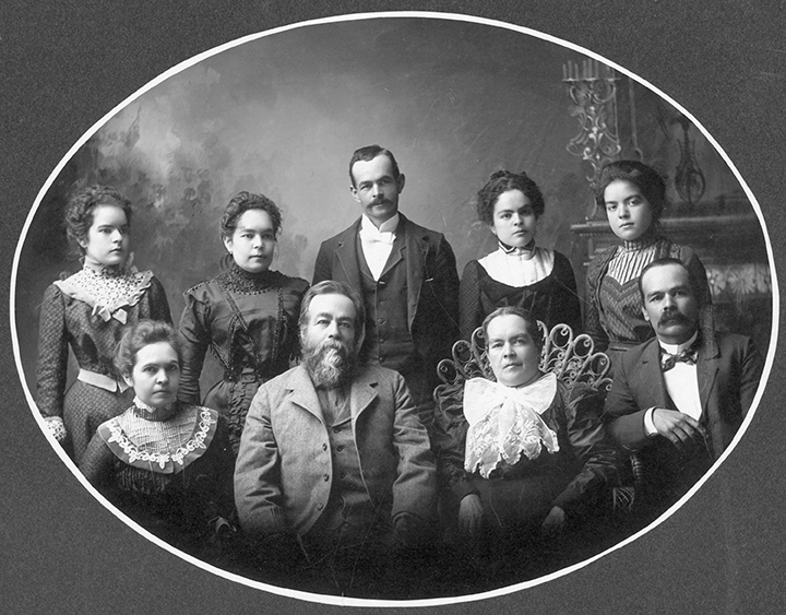 Family photo of the Amador family
