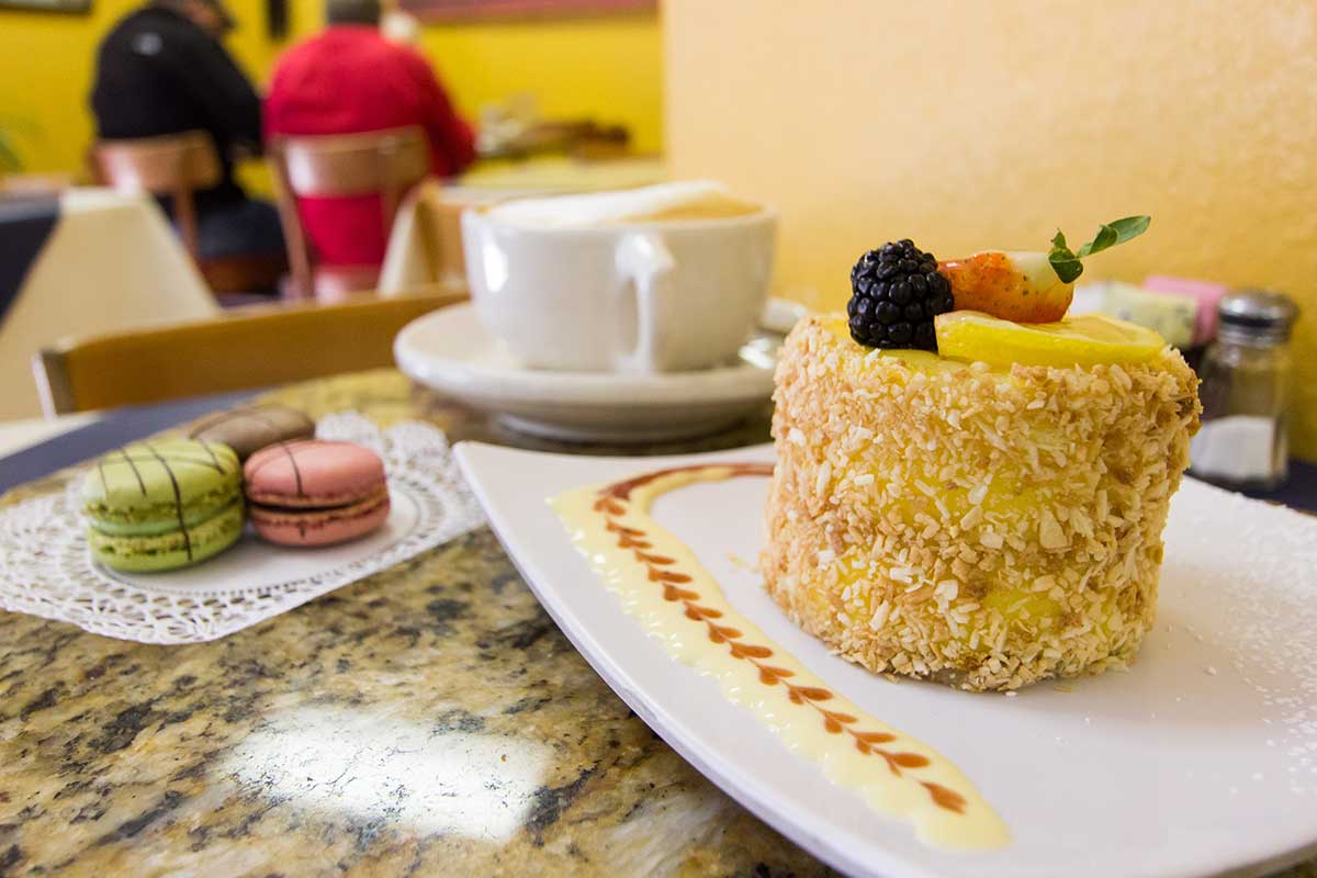 Dessert and coffe at Le Rendez-vous